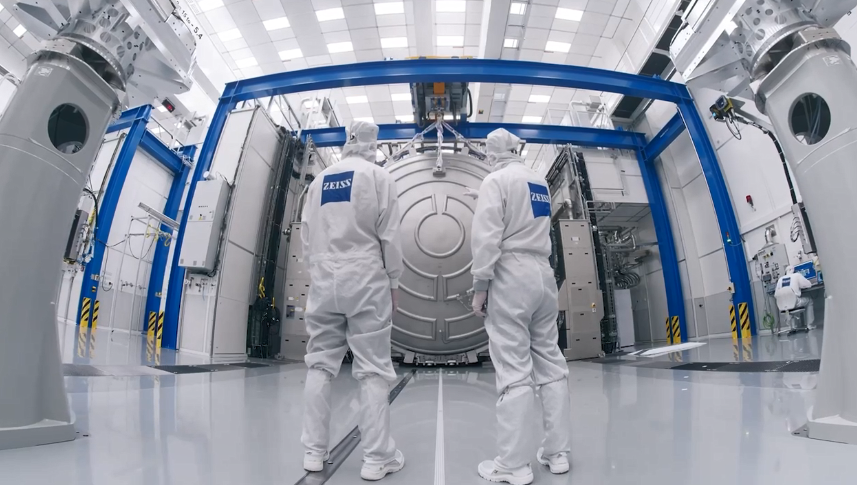 Pioneering in optics, shaping the future - Zeiss | DXC Technology Customer Stories