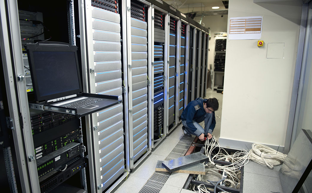 IT Technician With Server Cables, Cloud & Infrastructure | DXC Technology Customer story