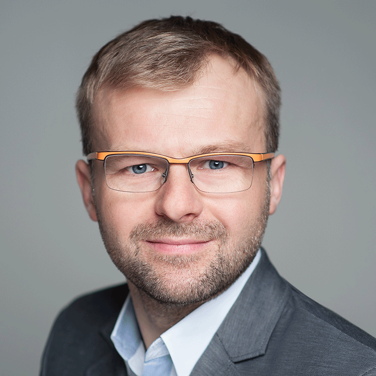 Slawomir Folwarski, senior Analytics Platform architect | DXC Technology